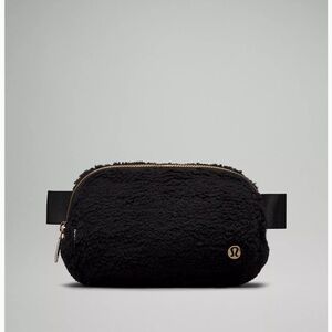 NWT (sold out!) Lululemon Black Fleece Everywhere Belt Bag 1L